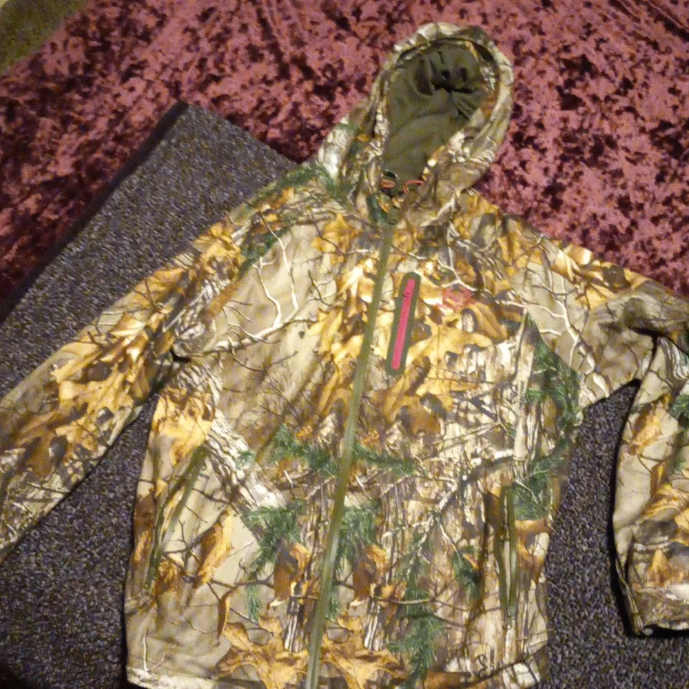 Realtree coat - Picture 1 of 2